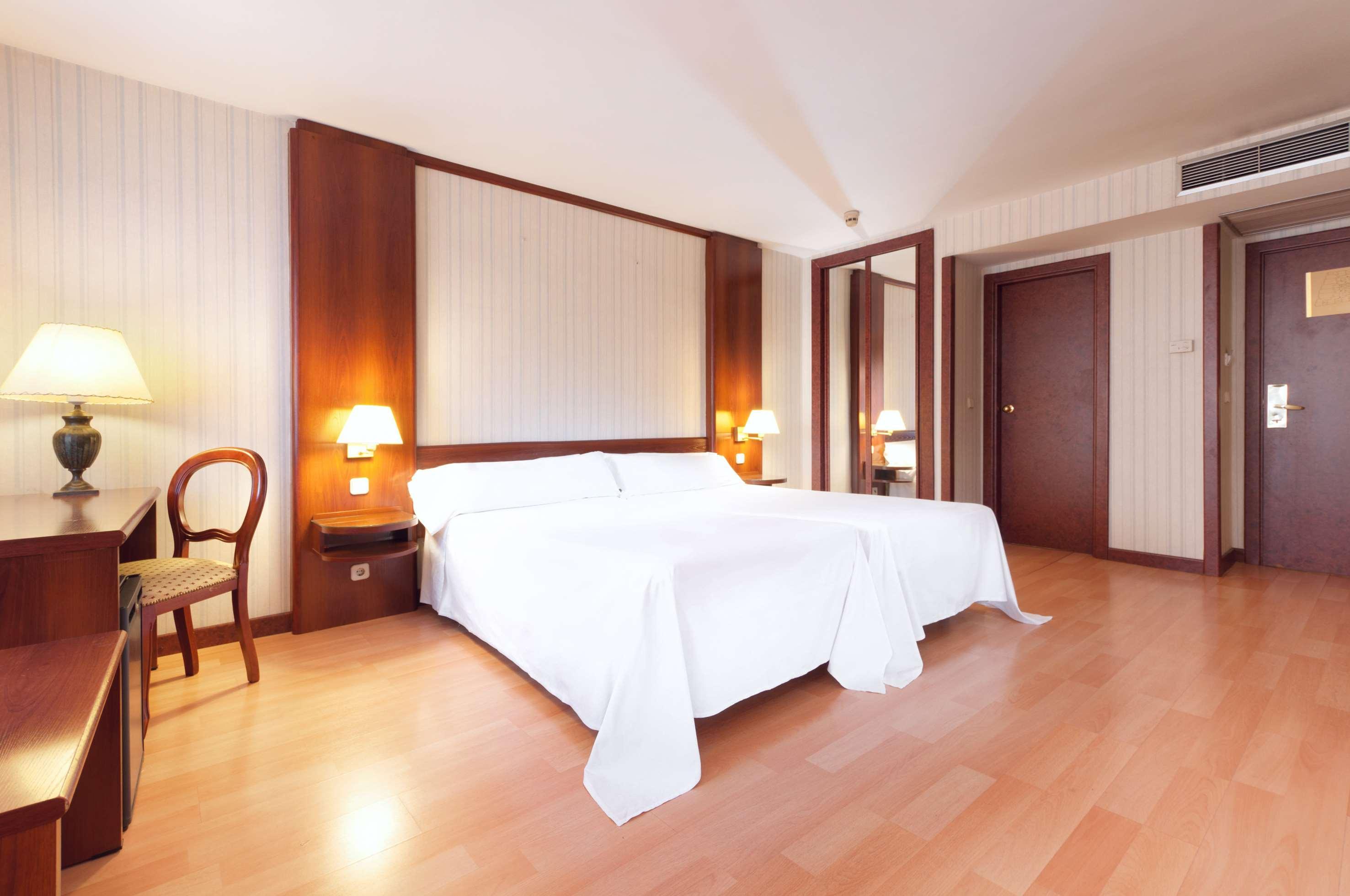 Hotel Madrid Leganes Affiliated By Melia Стая снимка