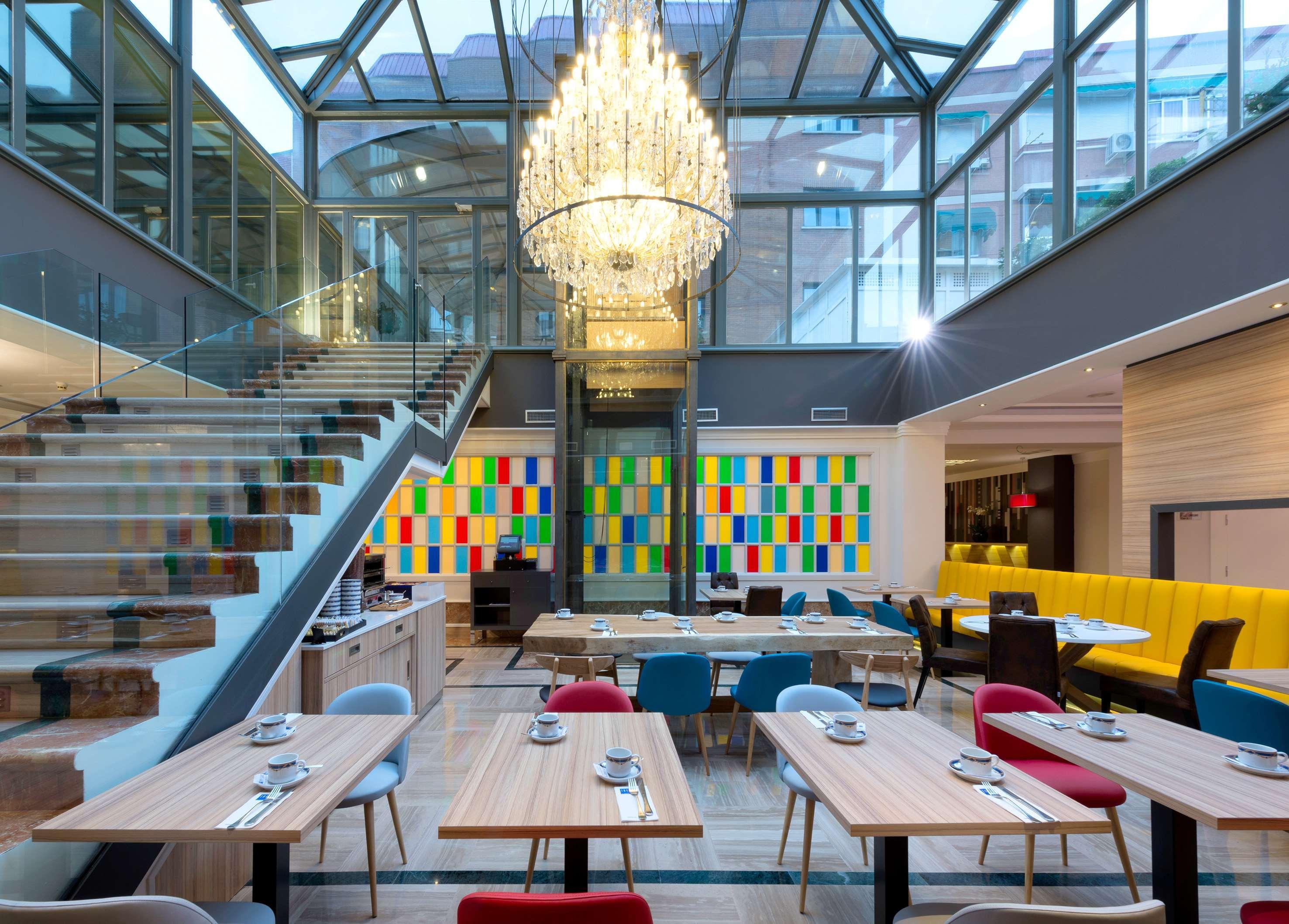 Hotel Madrid Leganes Affiliated By Melia Екстериор снимка