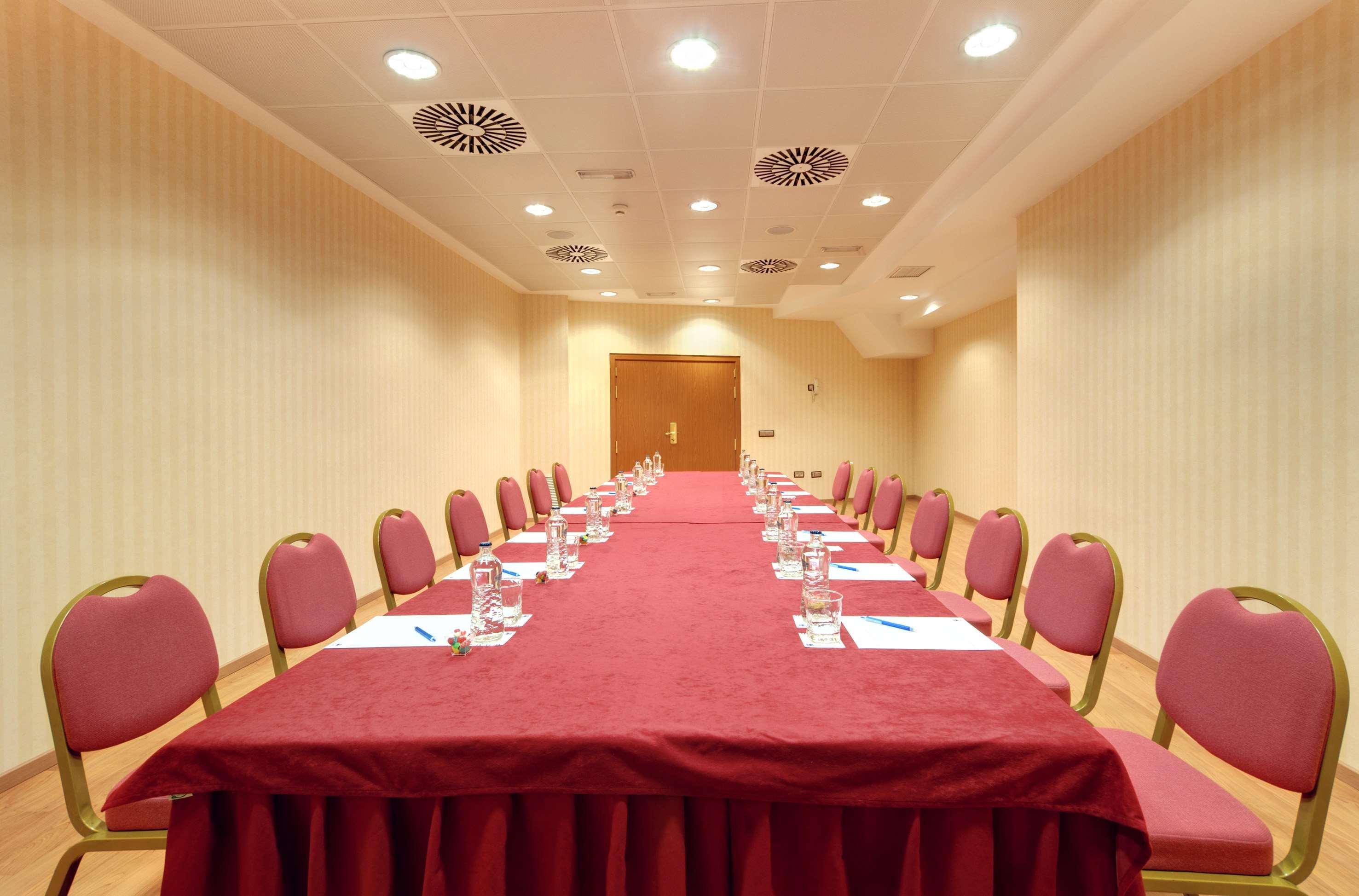 Hotel Madrid Leganes Affiliated By Melia Екстериор снимка