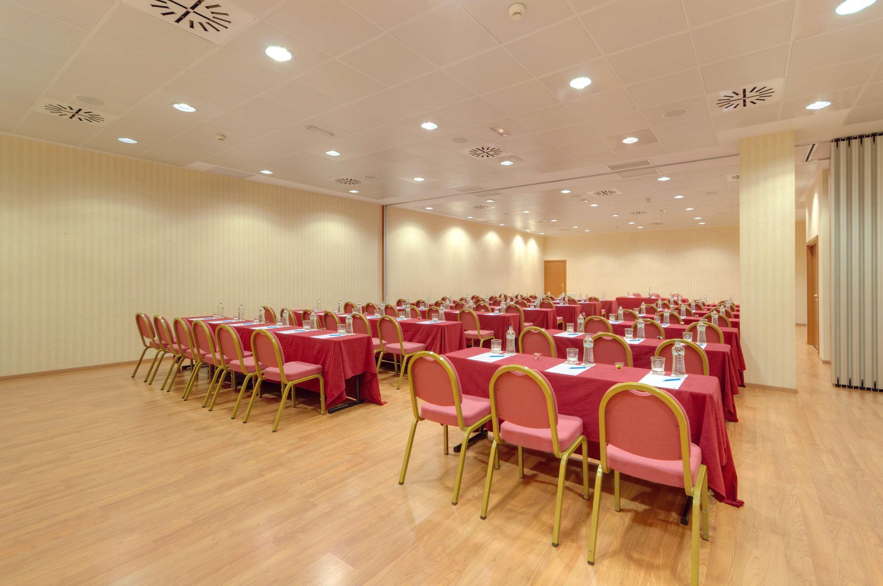 Hotel Madrid Leganes Affiliated By Melia Екстериор снимка