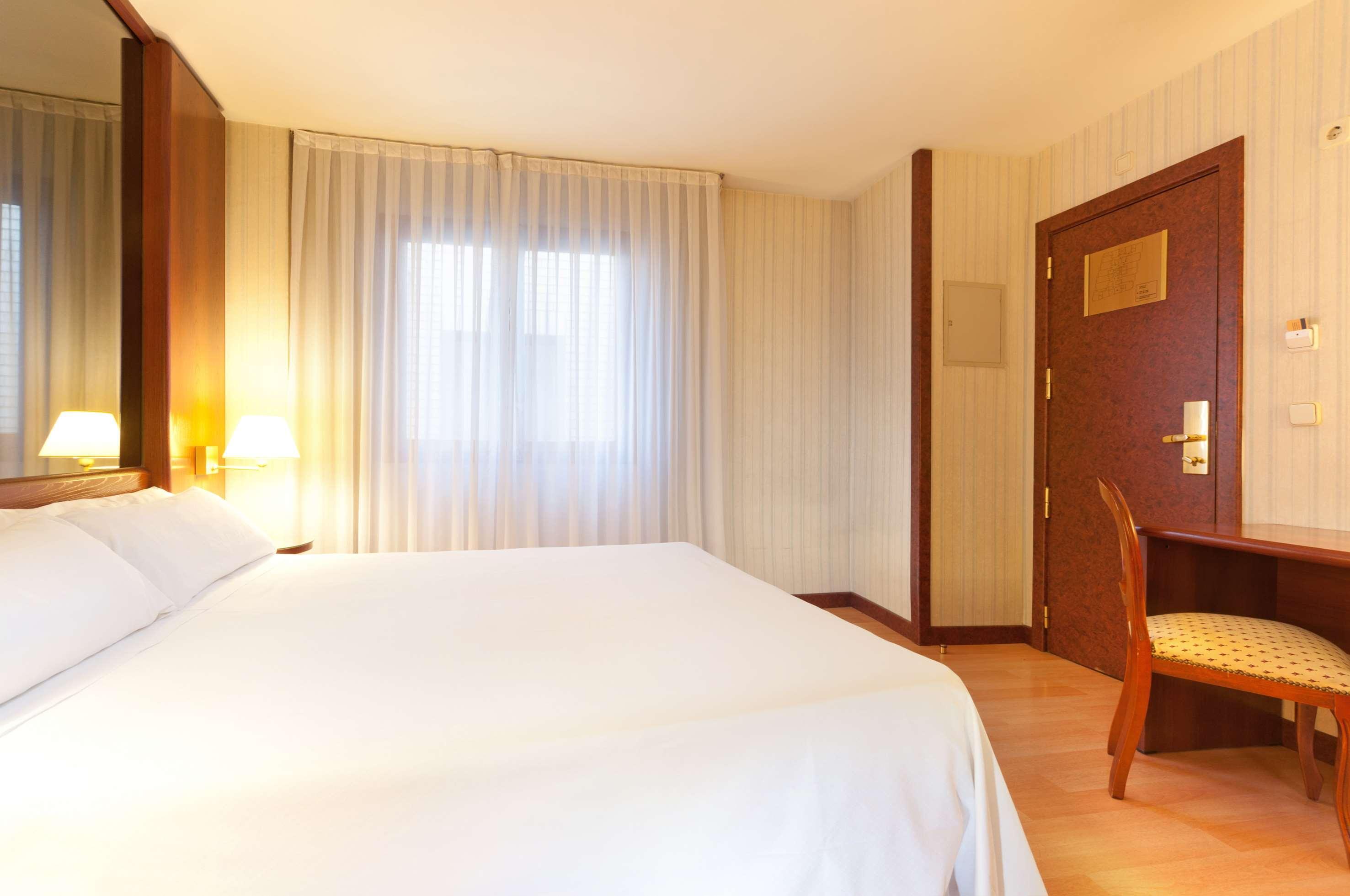 Hotel Madrid Leganes Affiliated By Melia Стая снимка