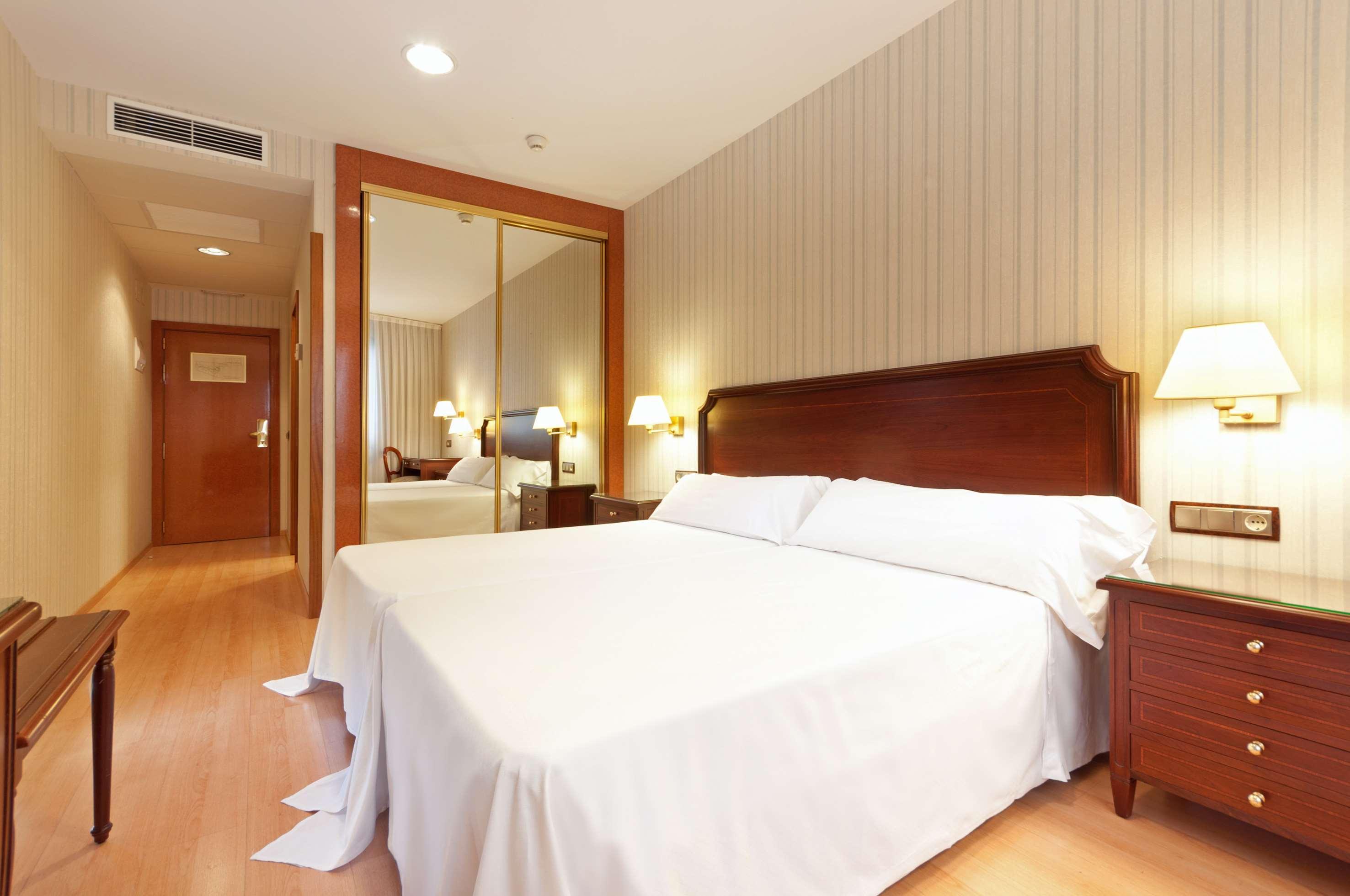 Hotel Madrid Leganes Affiliated By Melia Екстериор снимка